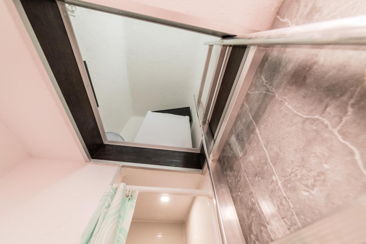 Micro Apartments 2,5 Qm - Najmniejsze Apartamenty Swiata 2,5 Mkw 크라쿠프 외부 사진